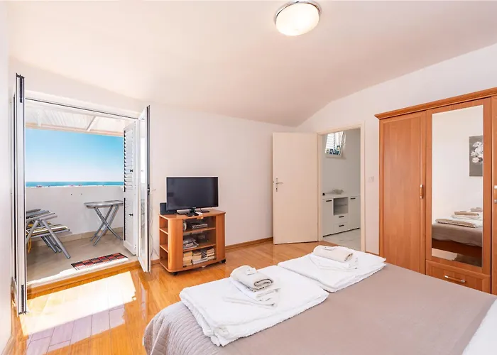 Blue Horizon Apartment